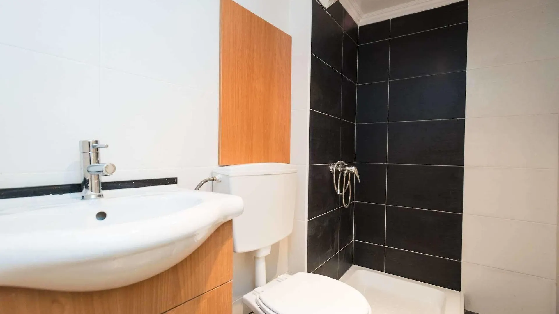 Ξενοδοχείο Lisbon Low Cost Apartments
