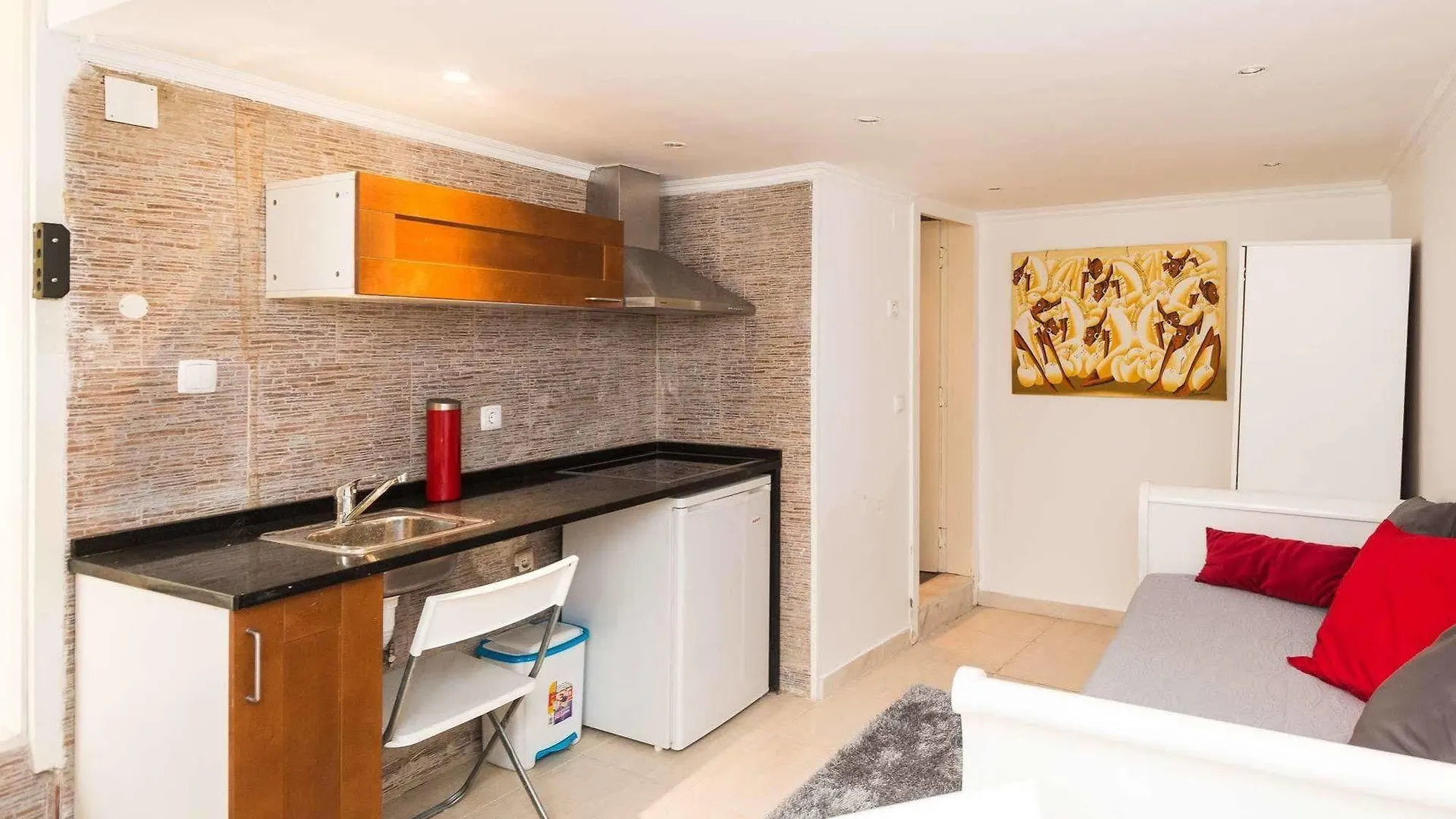 Lisbon Low Cost Apartments