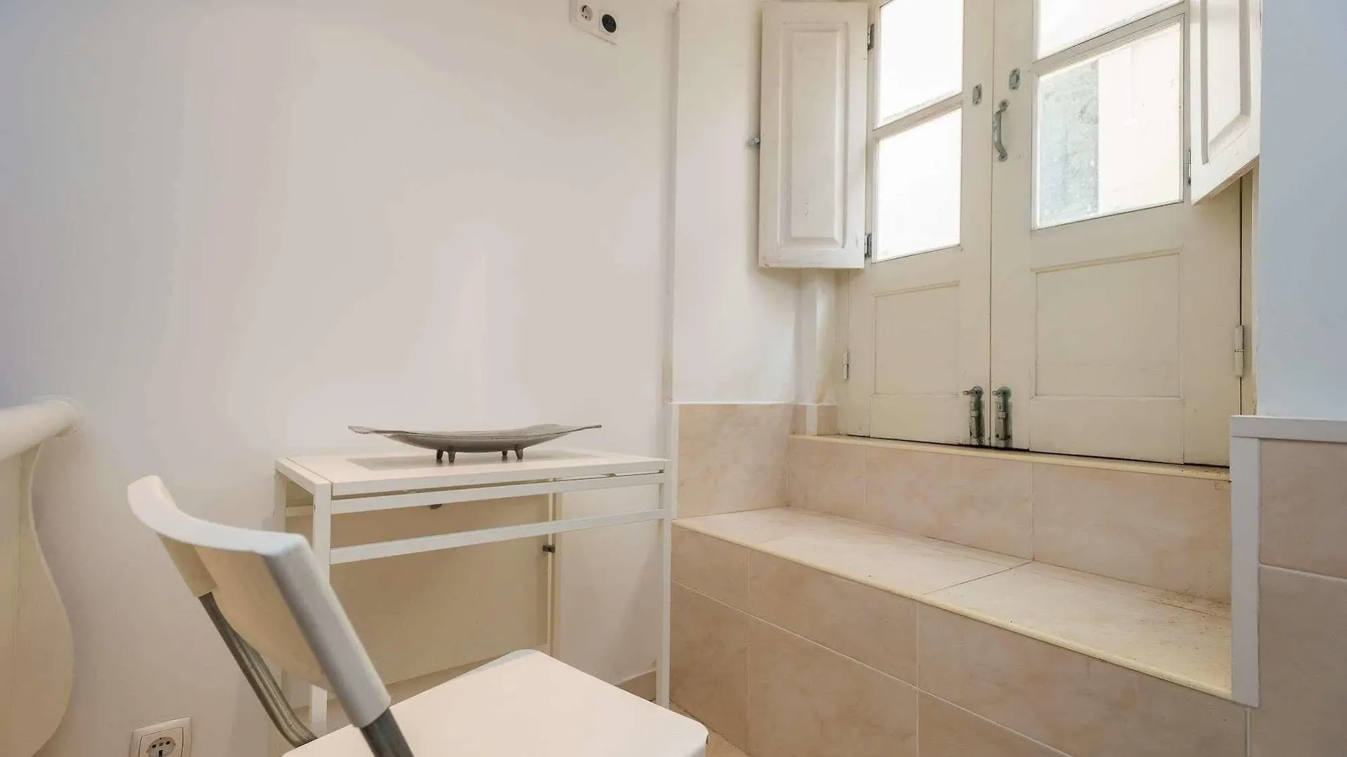 Lisbon Low Cost Apartments