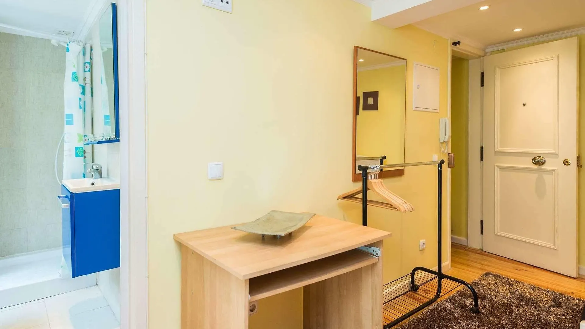 Lisbon Low Cost Apartments Hotel